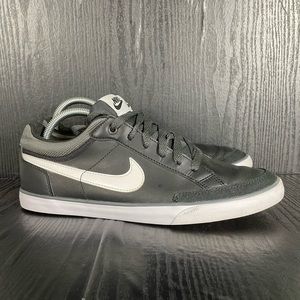 Nike Capri III Women’s Size 10